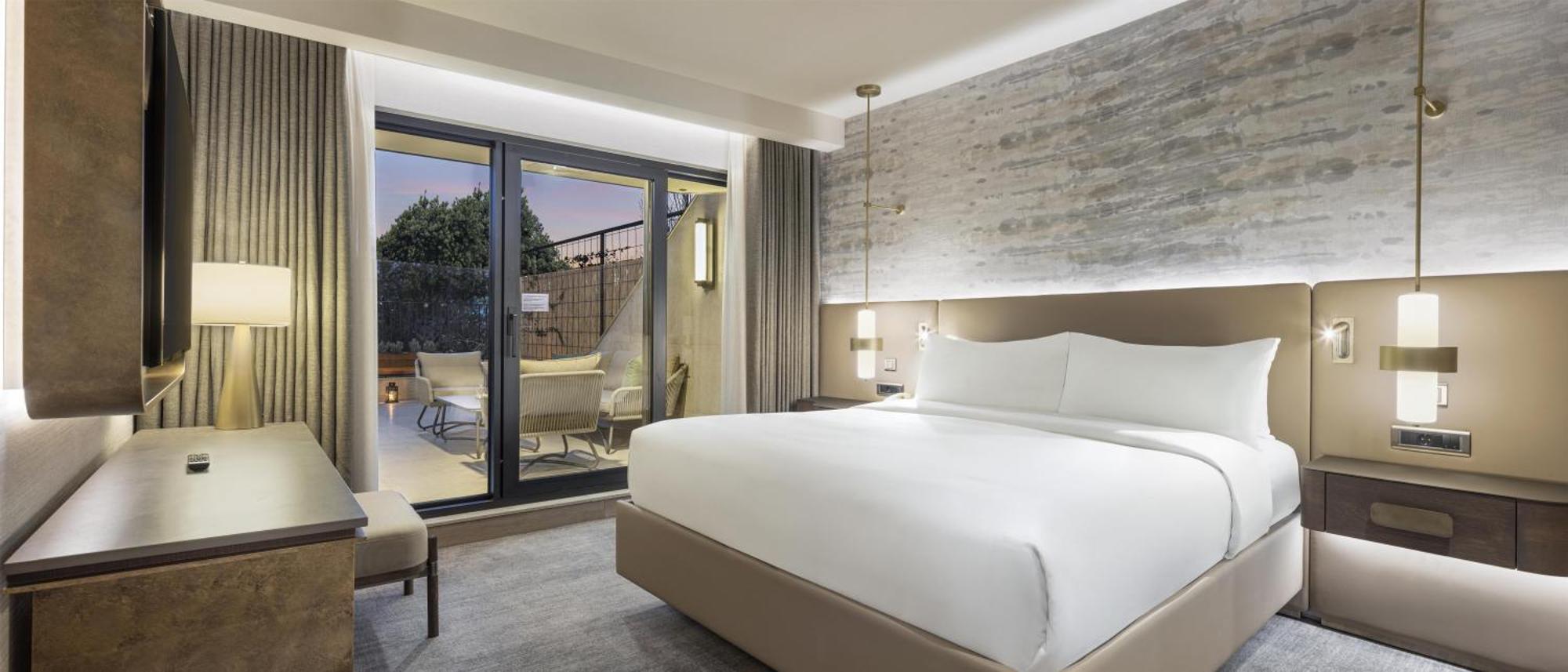 Suite Terrace,1765810736:JPEG